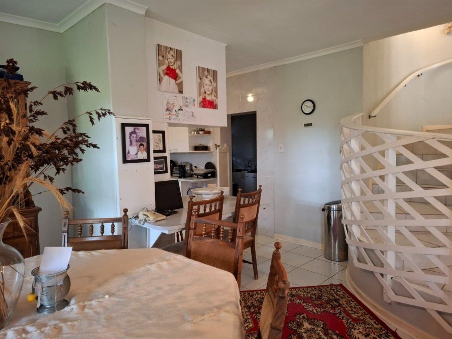 4 Bedroom Property for Sale in Wavecrest Eastern Cape